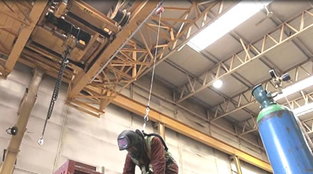 橋梁建造橋墩澆筑施工防墜器保護(hù)工人安全